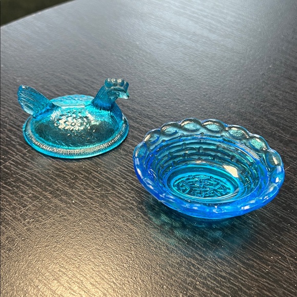 Vintage Miniature Blue Topaz Glass Hen on Nest Salt Cellar Westmoreland USA - Picture 11 of 11